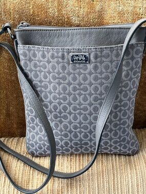 Coach Vintage Signature Crossbody Bag 🩶🤍Gray🤍🩶Madison Op Art logo Purse